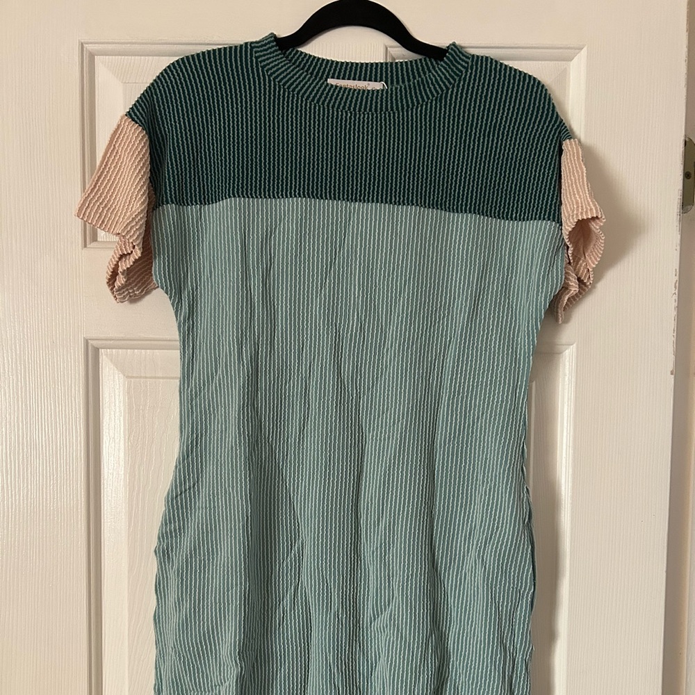 Green Pleated Sheath Midi Dress with Flutter Sleeves